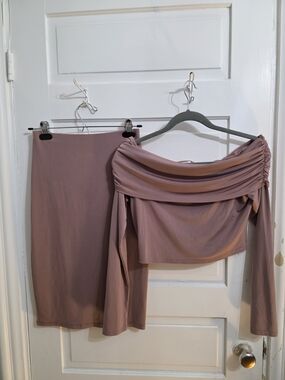 Women’s Off-Shoulder Two-Piece Skirt Set in Dusty Mauve